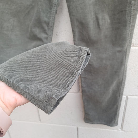 MOTHER | The Dropout Hopscotch Corduroy Cropped Pants in Olive Size 27 - Picture 7 of 13